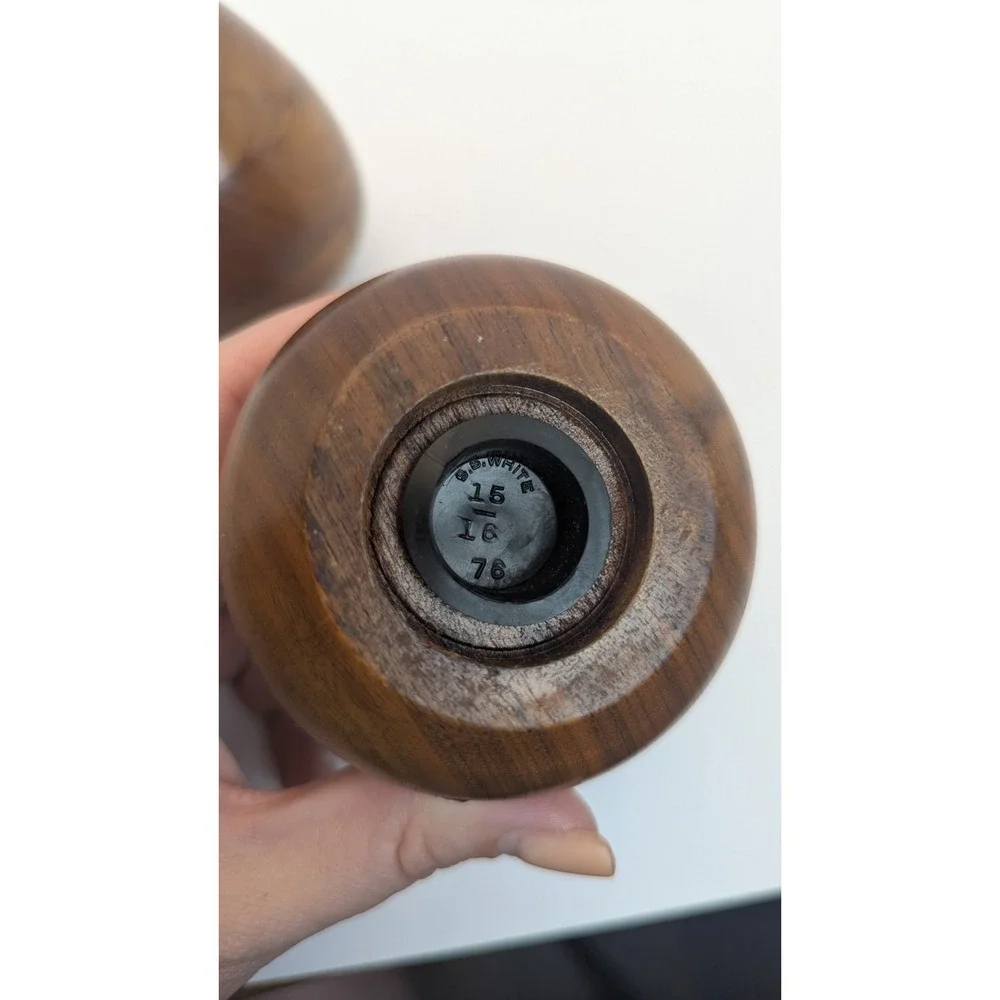 Vintage Wooden Apple Pear Salt‎ Pepper Shakers Set Mid Century Modern Teacher